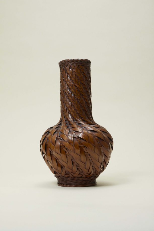 vase en vannerie vintage